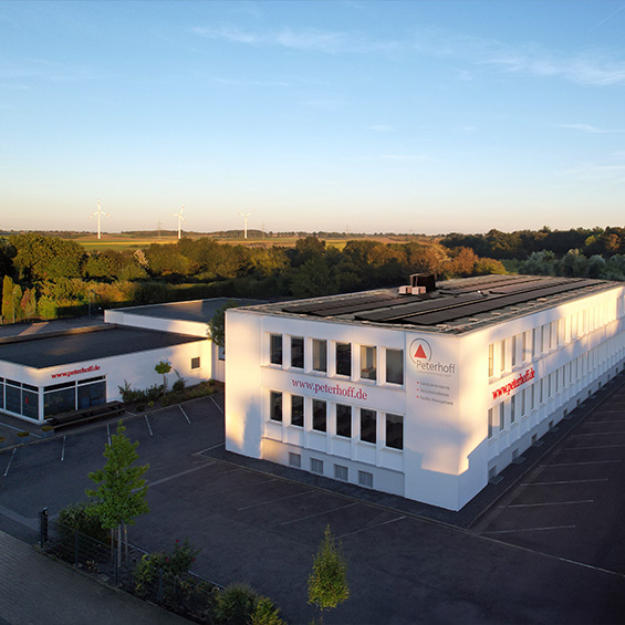 Firmenzentrale in Düren Dr. Melanie Peterhoff und ihr Vater Franz J. Peterhoff